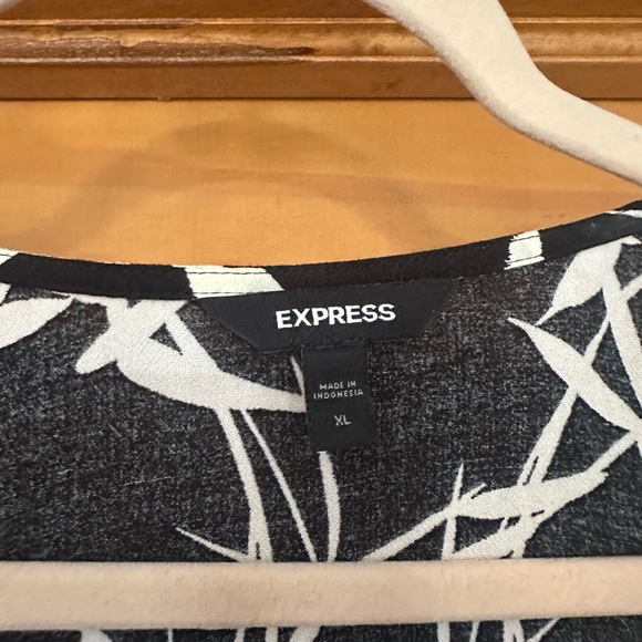 Express wrap top - Picture 3 of 3
